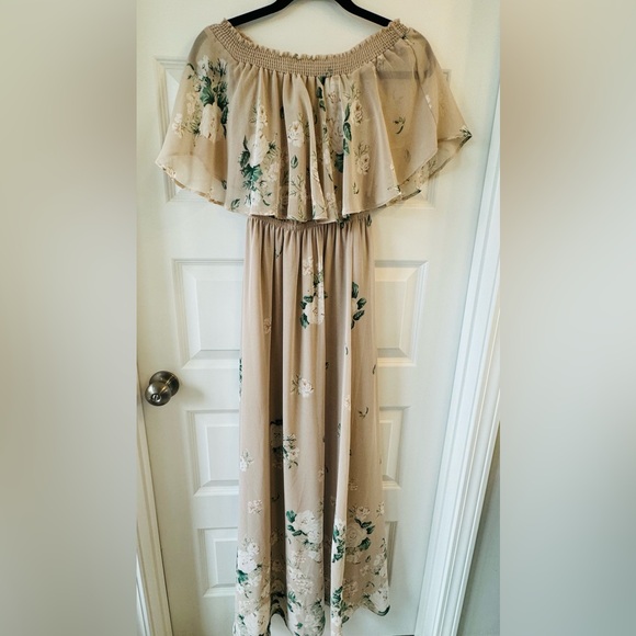 Show Me Your MuMu Hacienda Maxi Dress in Bouquet Toss - Picture 2 of 4